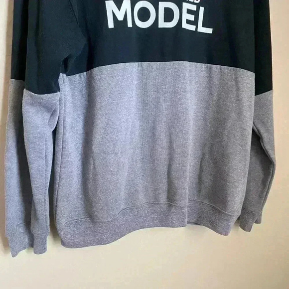 Suburban‎ Riot Undiscovered Model Sweatershirt - Picture 6 of 9